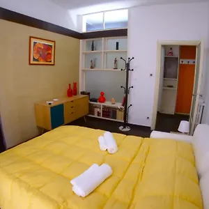 Appartamento The House Of Grandma, Napoli